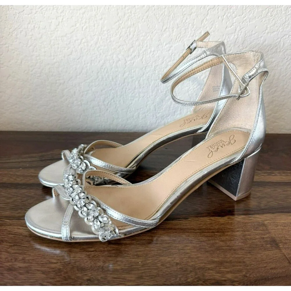 Badgley Mischka Jewel shoes silver size 9 2.25